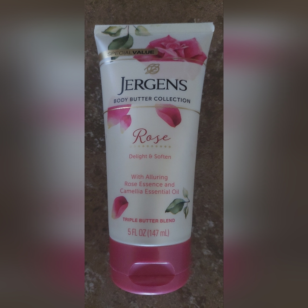 New jergens body butter rose 🌹